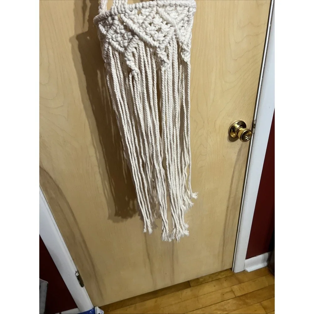 macrame plant hanger
